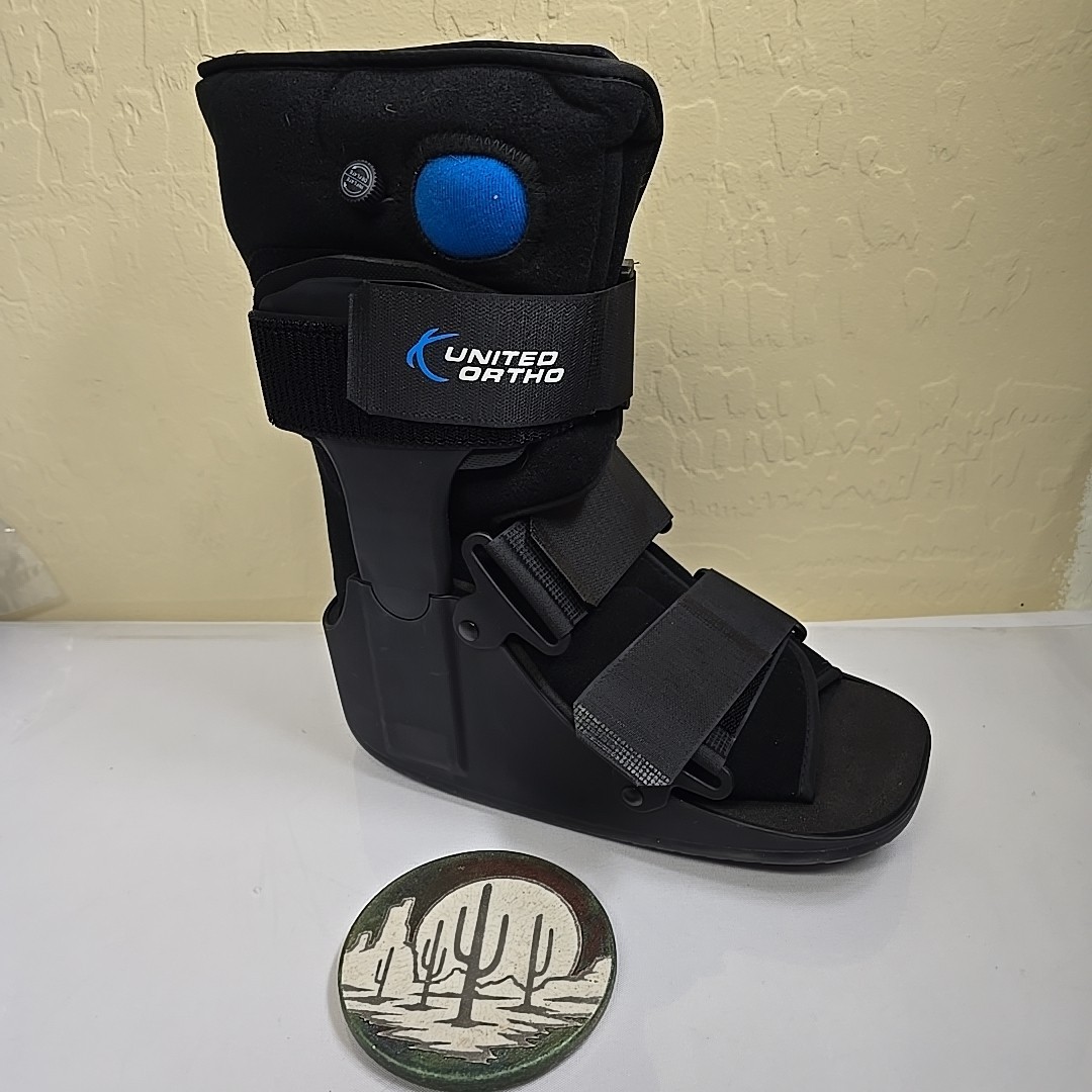 United Ortho USA14115, Size Medium, Black Short Air Cam Walker Fracture Boot