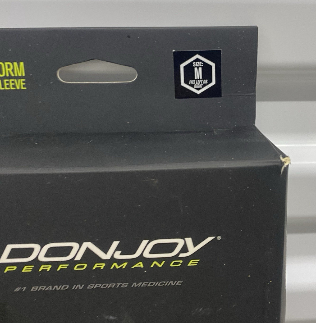 Donjoy Performance Proform 2MM Knee Sleeve Size Medium Brand NEW