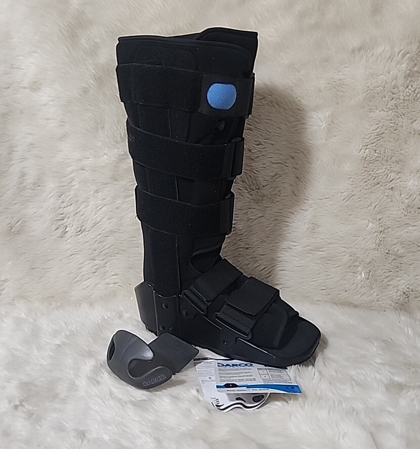 Darco Body Armor Walker Boot w/ Square Toe Guard 18″ Tall Cushion Air Liner Sz 1