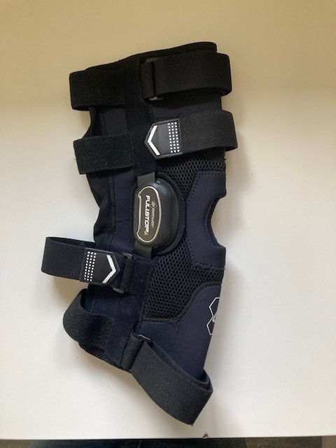 DonJoy Performance Bionic Fullstop ACL Knee Brace – Large, Black