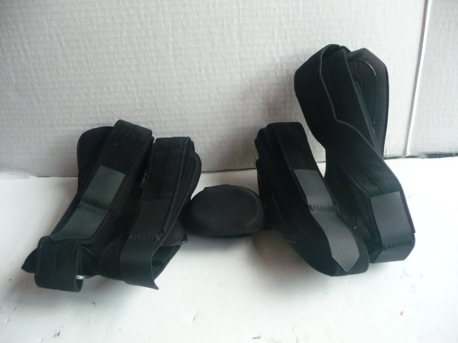 New Aryse AY-43-R OA Adjustable Knee Brace Right – With Tools