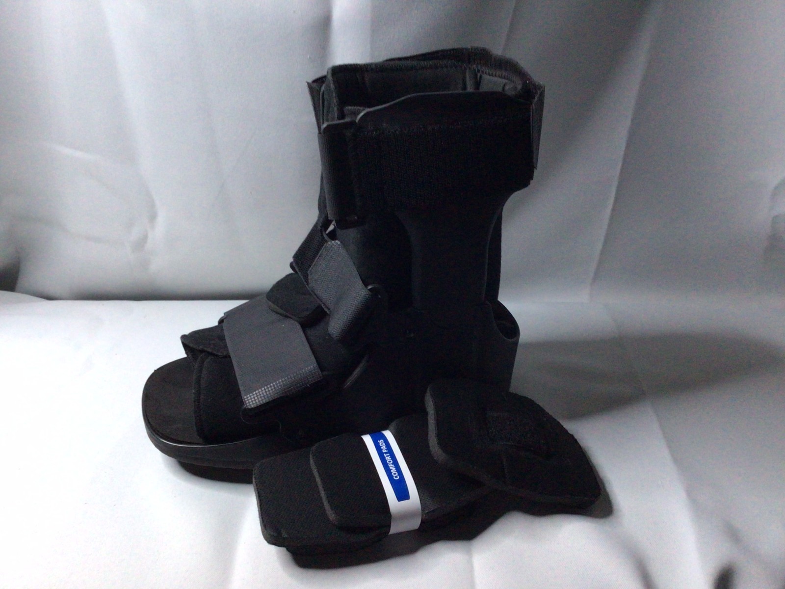 United Ortho USA14013 Short Cam Walker Fracture Boot, Small, Black