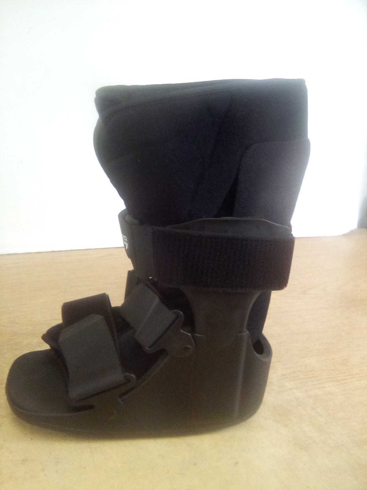 United Ortho Air Stabilizer Ankle Fracture Boot Small, Black