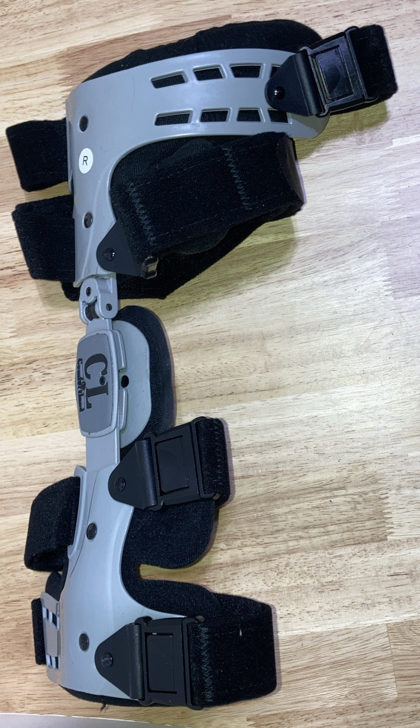 Comfortland Medical Universal Knee Brace *RIGHT KNEE BRACE* OA-200-R, Grey