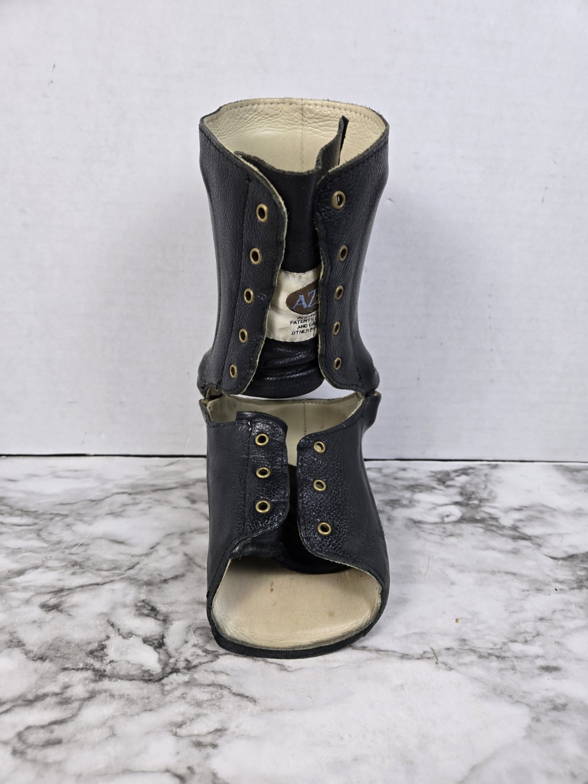 Azafo Arizona – Vintage Black Leather Orthopedic Boot – Left Foot (No Laces)