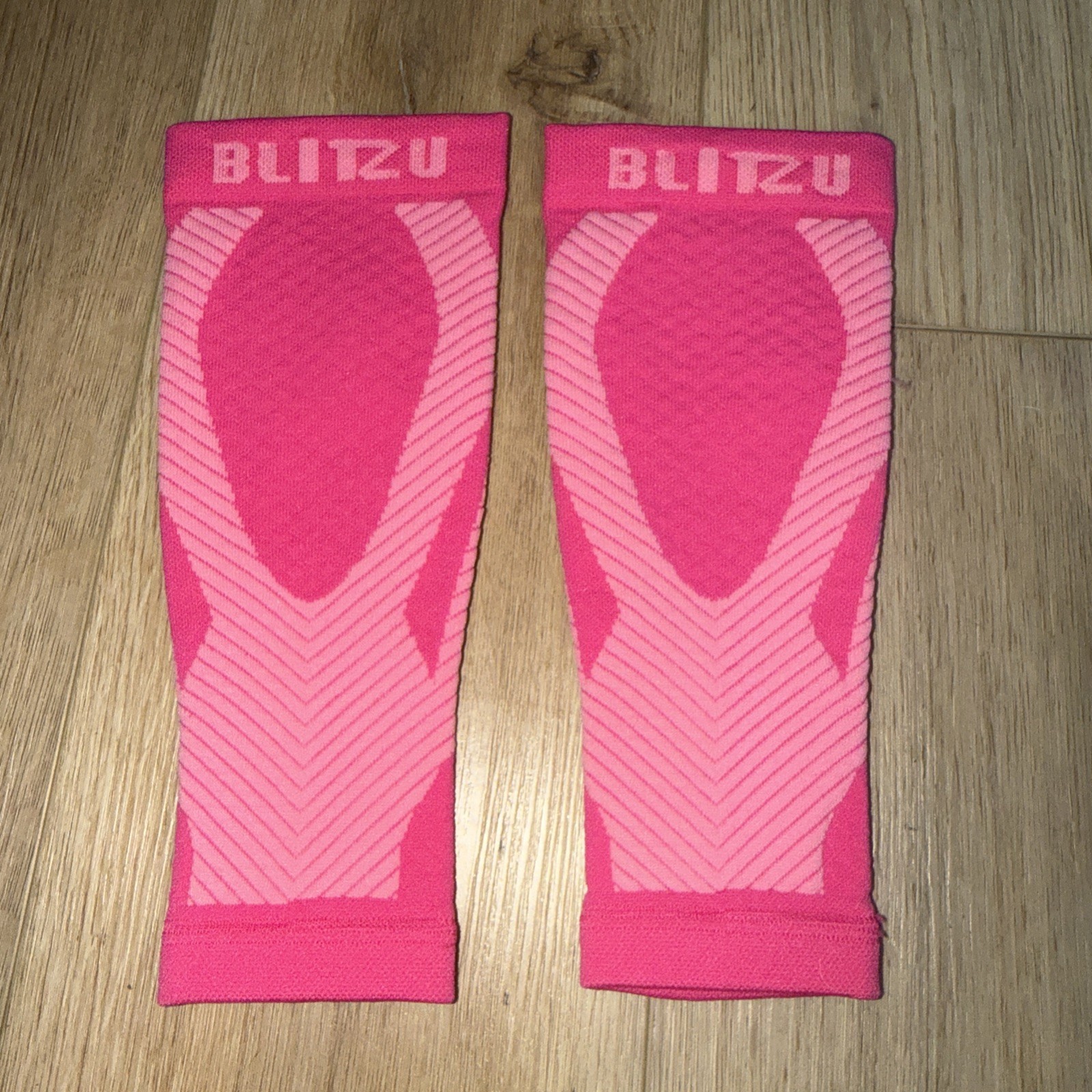 Blitzu Calf Women Pink S/M Compression And Recovery Sleeves
