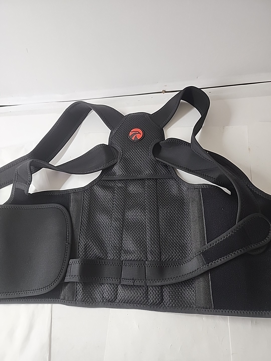 ARMSTRONG AMERICA Upper Back Brace Posture Corrector for Unisex – Black. LARGE