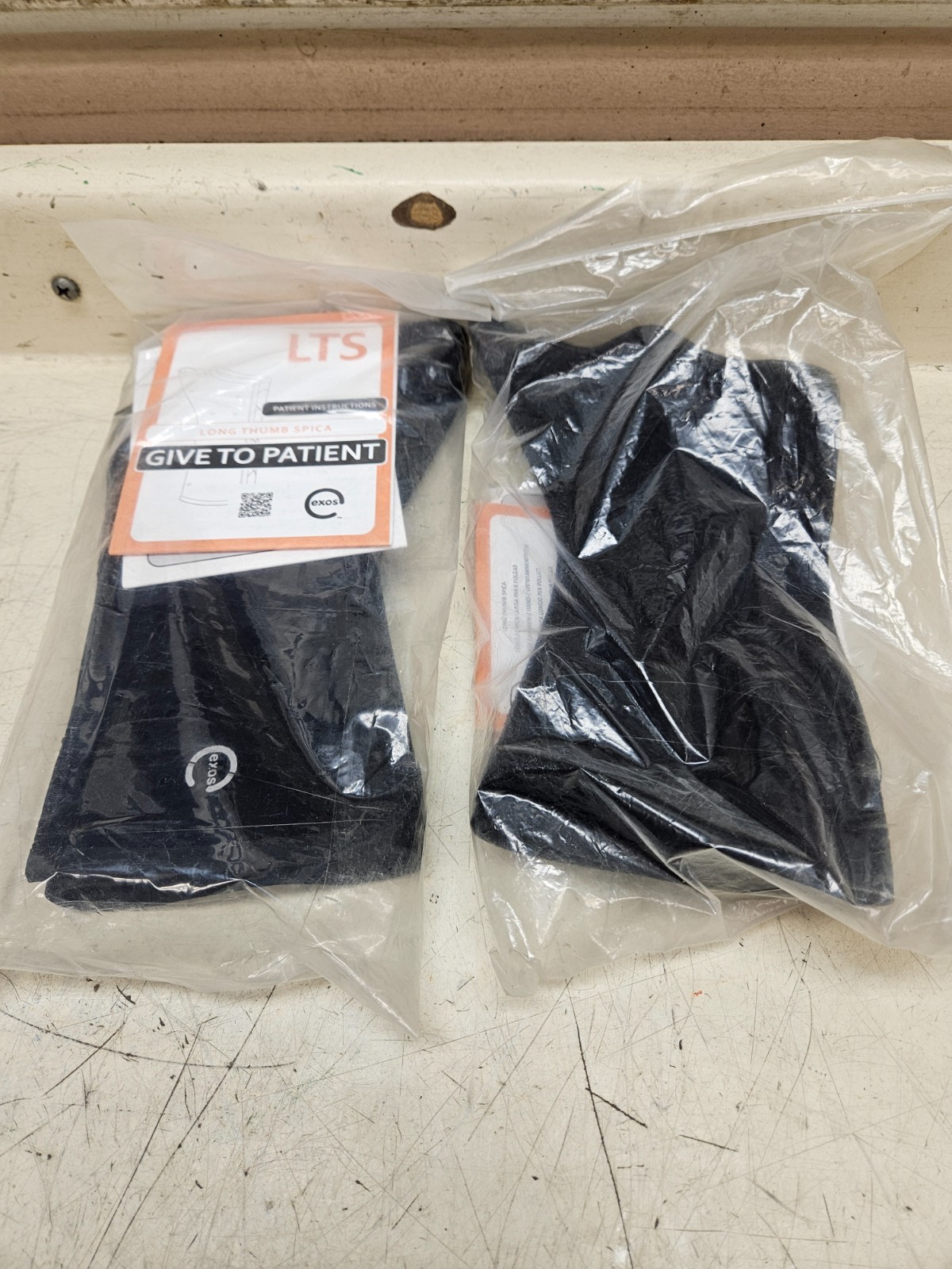 Lot Of 2 EXOS Right Short Arm Fracture Brace Open Thumb P/N: A-414209