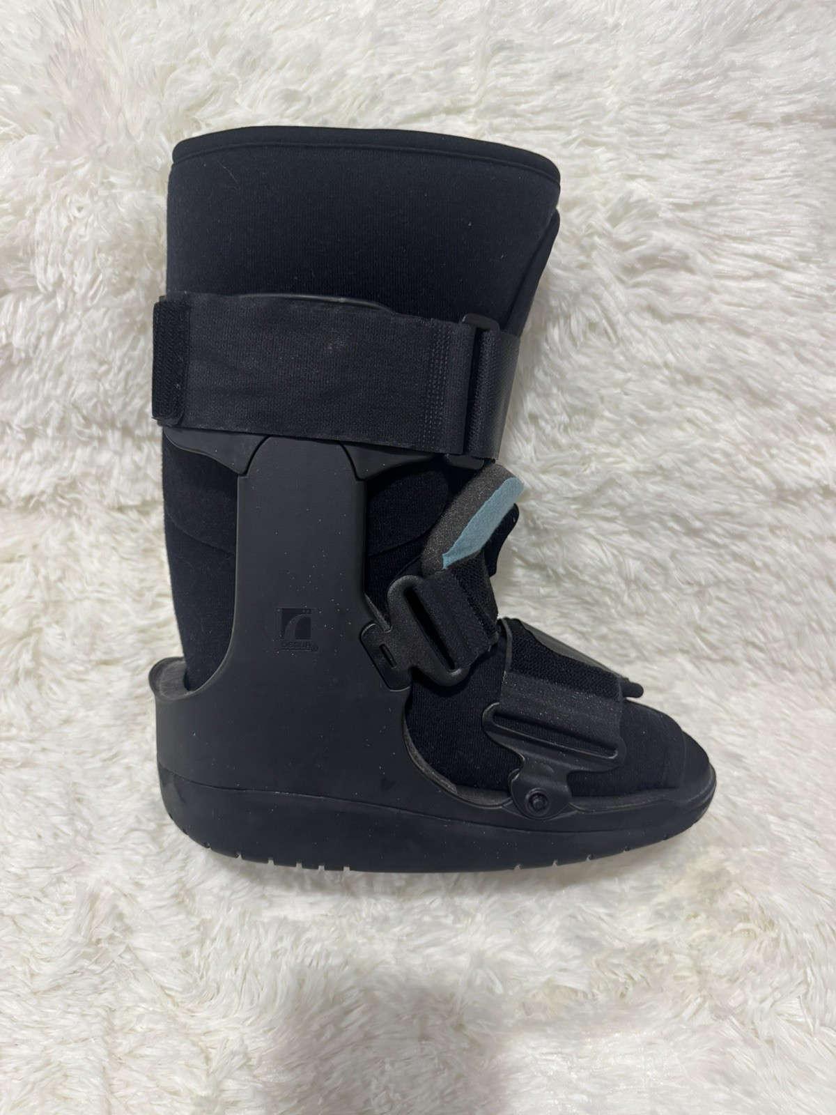 Össur Formfit Walker Air Boot | Small | Orthopedic Walking Cast Fracture Boot