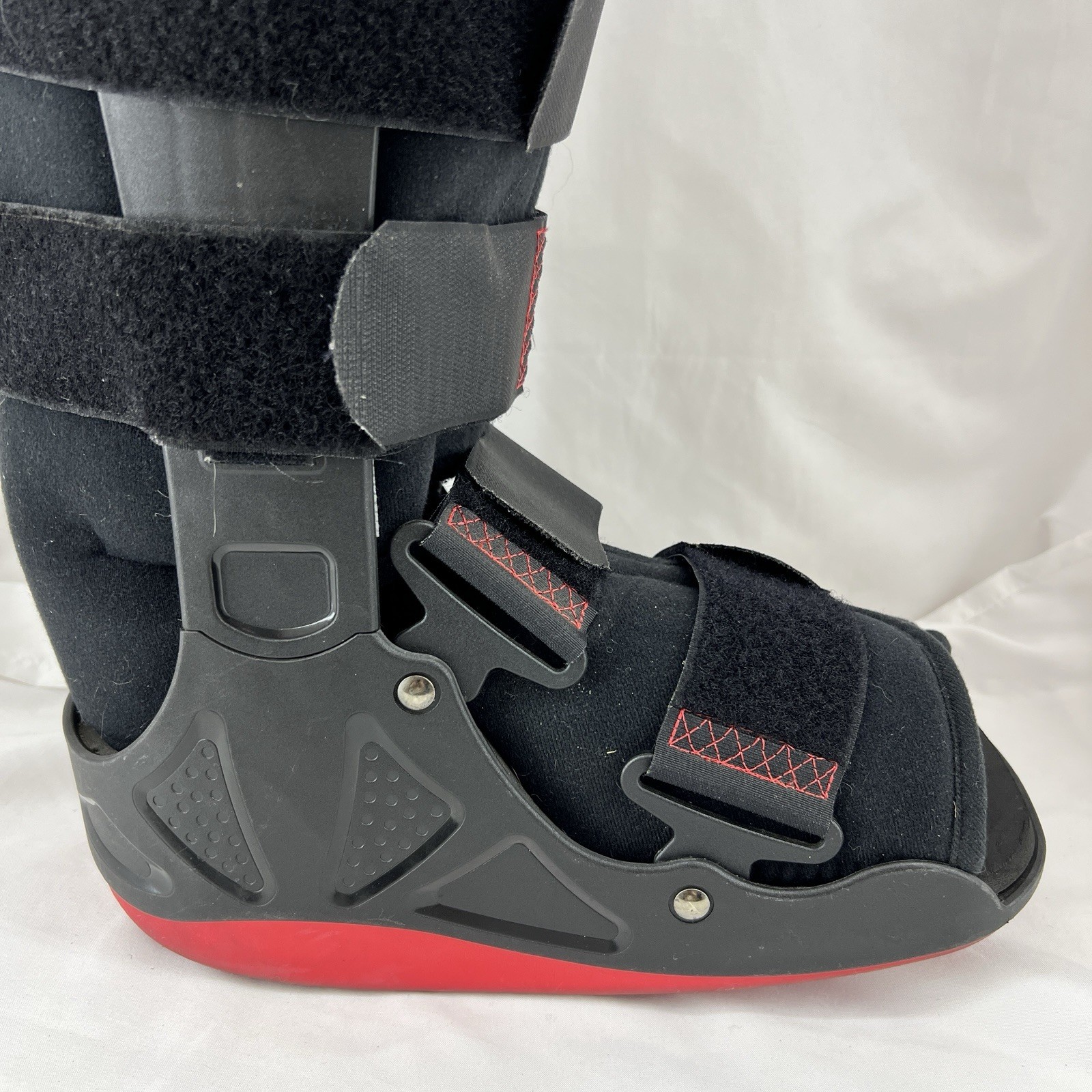 ProCare XcelTrax Air Ankle Walker Brace/Walking Boot Medium Adjustable air pump