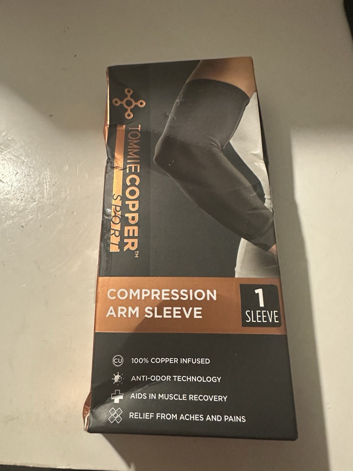 Tommie Copper Sport Compression Arm Sleeve Brace Joint Pain Relief S/M Dwk164