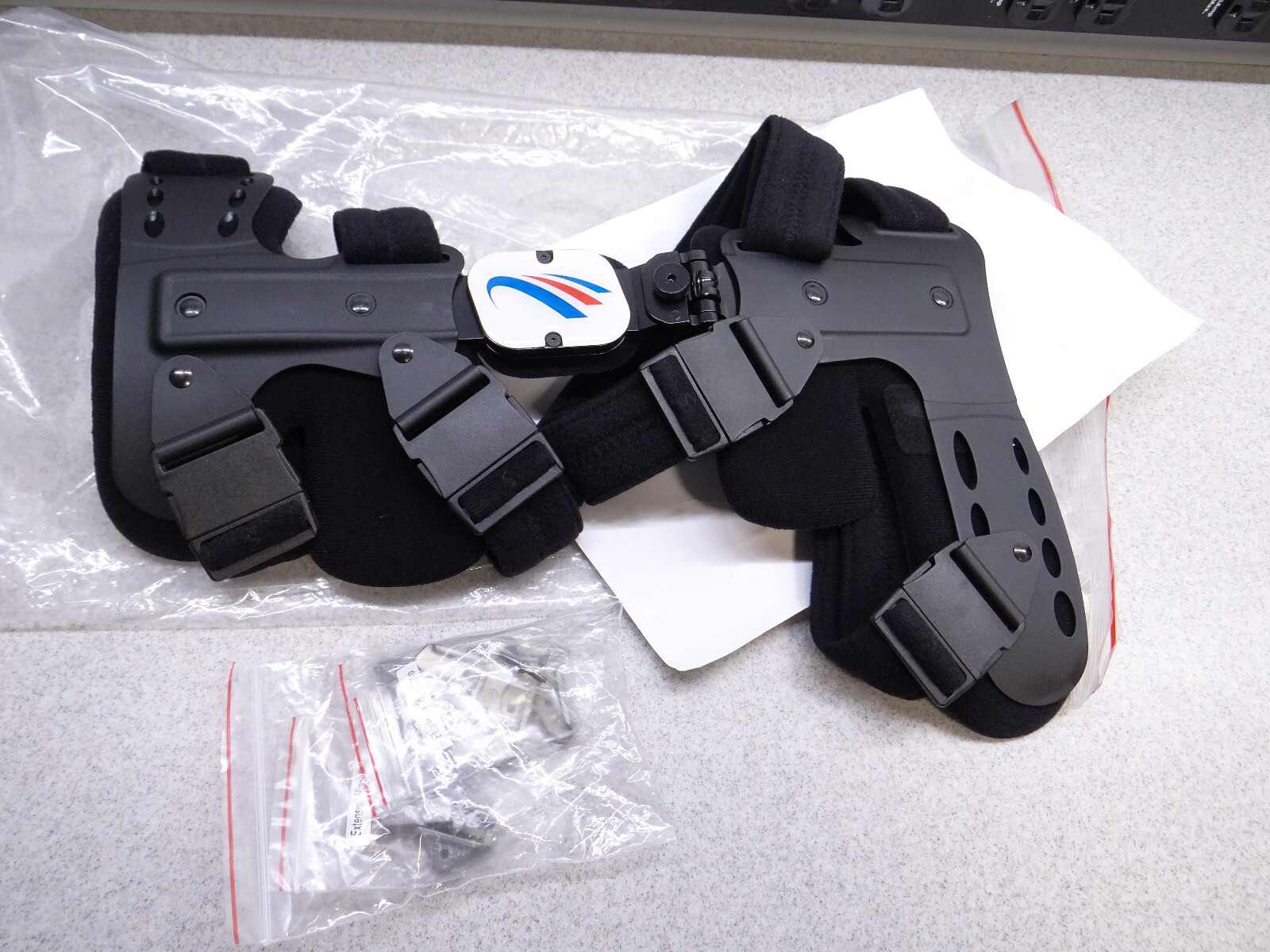 OA Hinge Knee Brace PB-001 Right Knee Pain Buster One Size Fits Most NEW