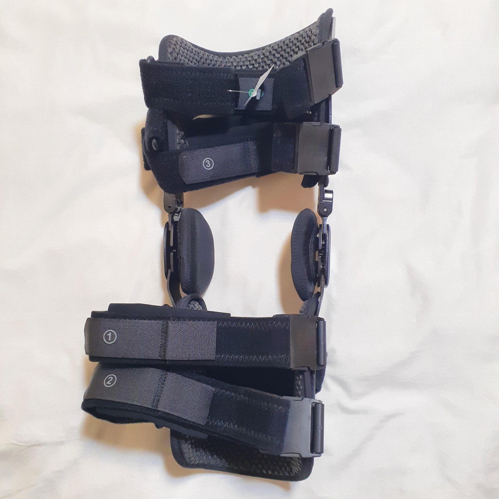Vivehealth Coretech 845 OA Knee Brace Right Medium with Adjusters & Manual New