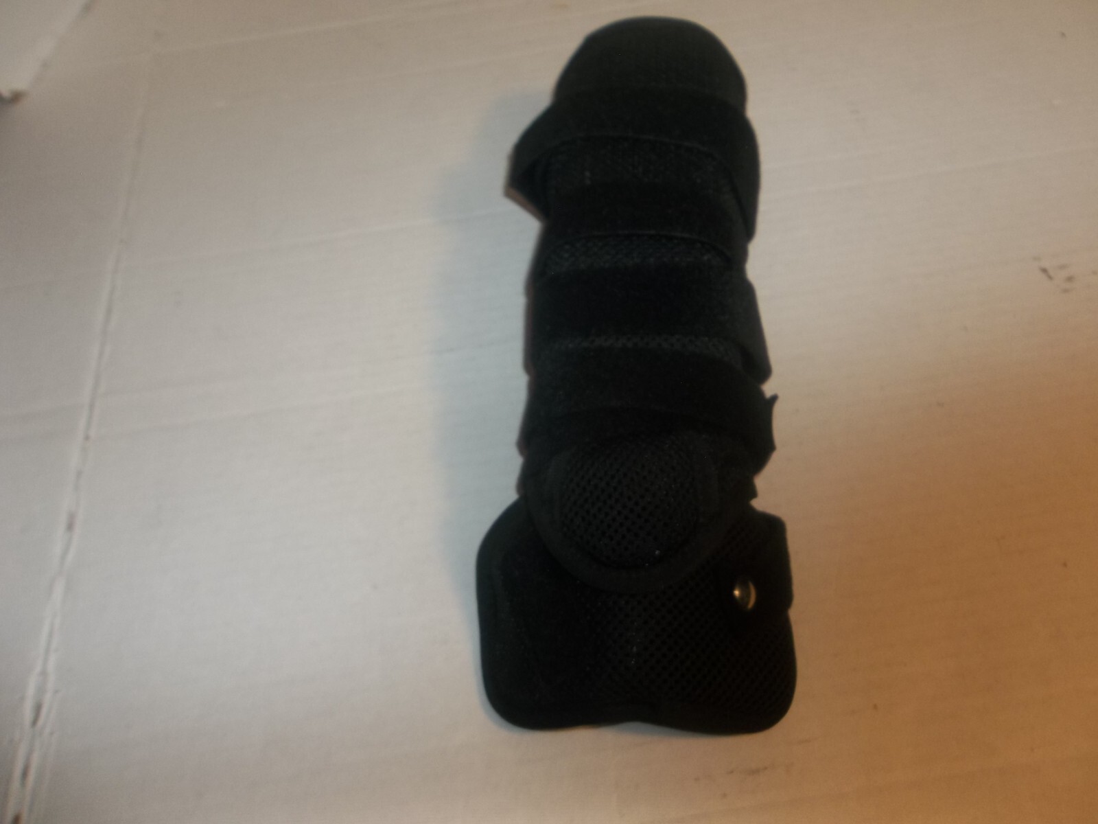 Aryse AY-3916 Universal Metforce Wrist Brace L3915/L3916 No Packaging