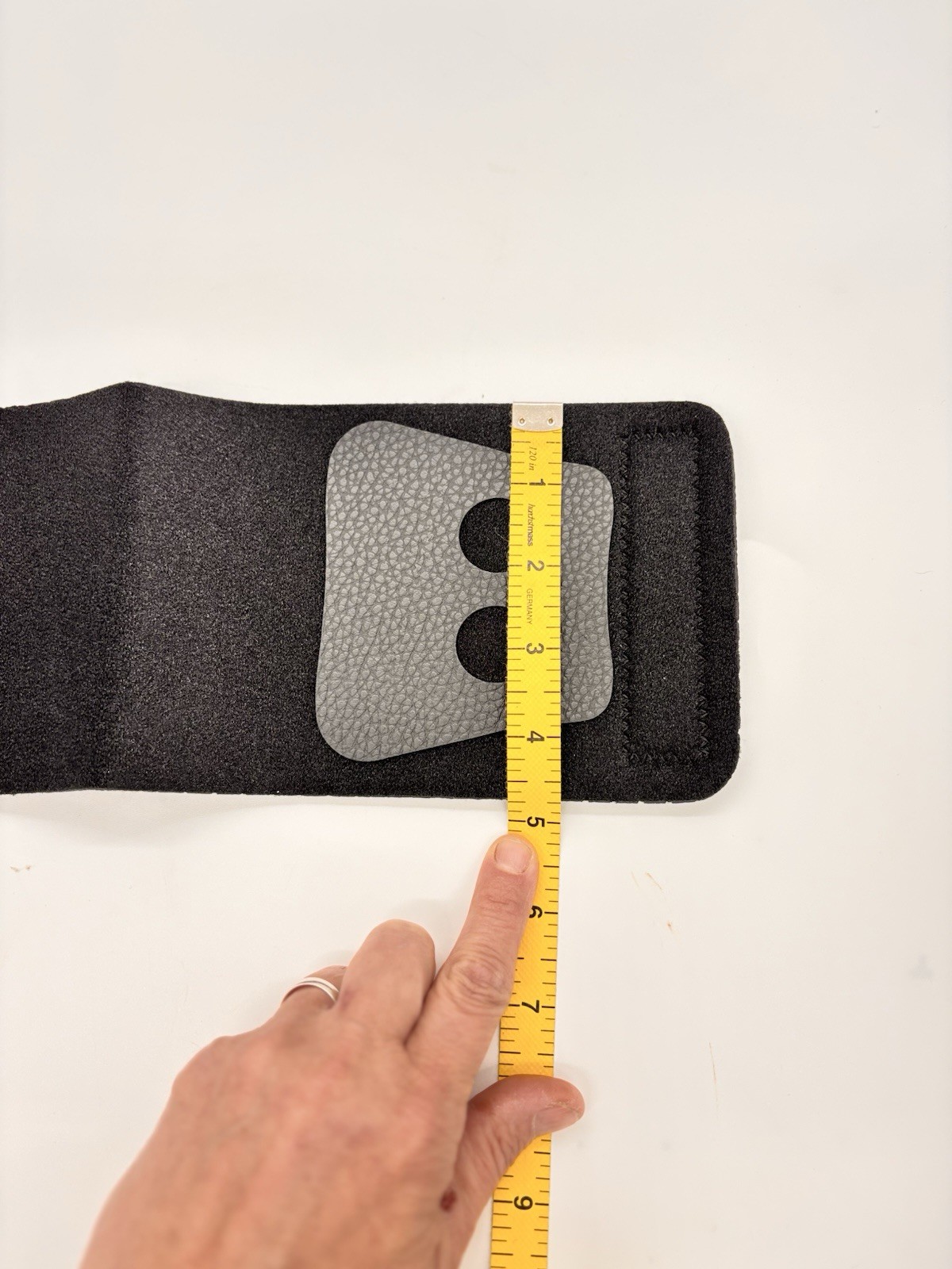 NEW DR Medical KB-139 Suspension Sleeve Brace Wrap One Size Fits Most Black