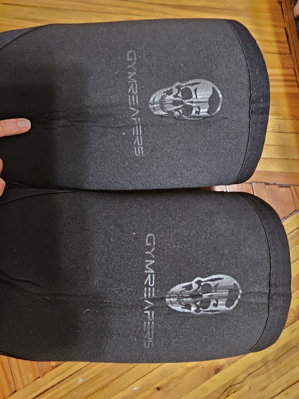 Gymreapers Knee Compression Sleeve 7MM (Black/Black, Medium) NWOT