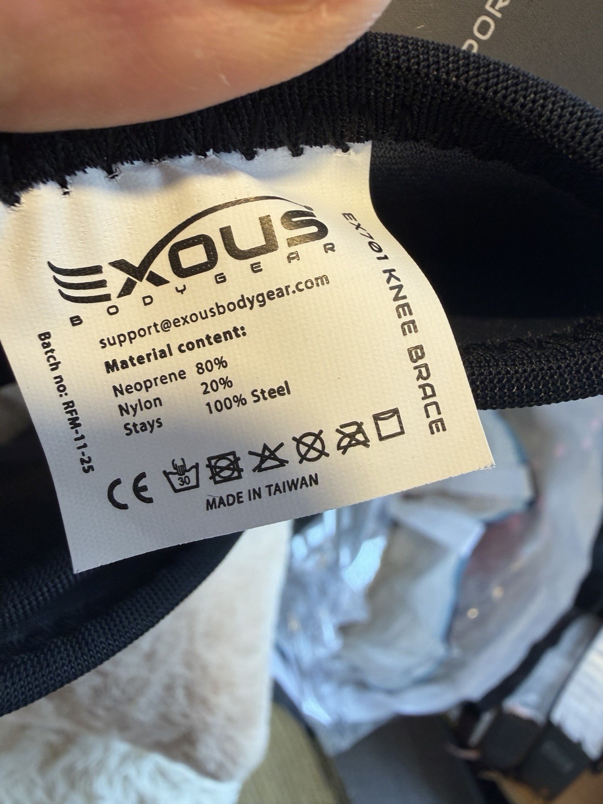 Exodus Body Gear Stabilizing Knee Brace – One Size Adjustable Fit . 3.5mm…