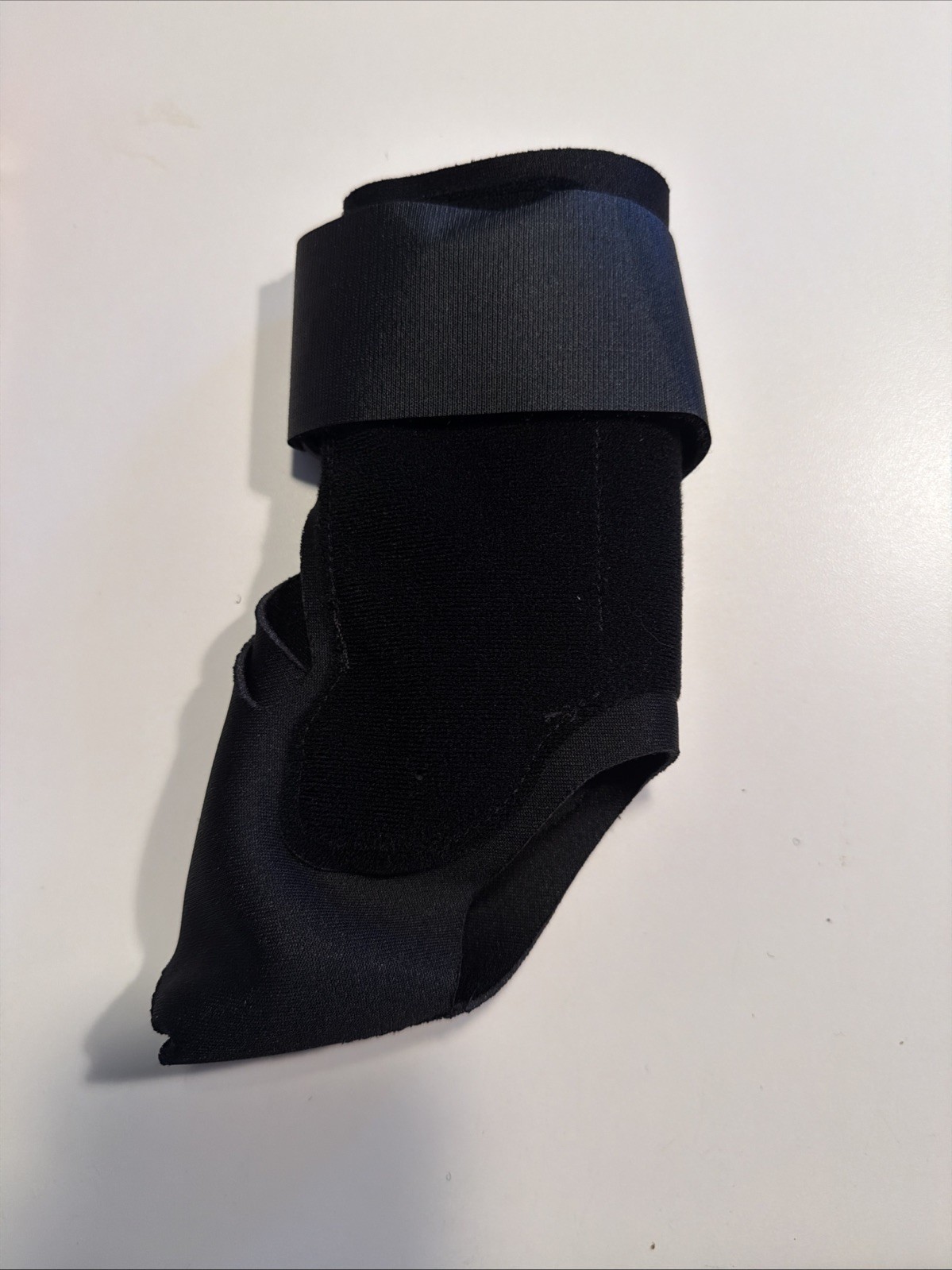ACE Brand Deluxe Ankle Stabilizer Support Level 3 Adjustable Black