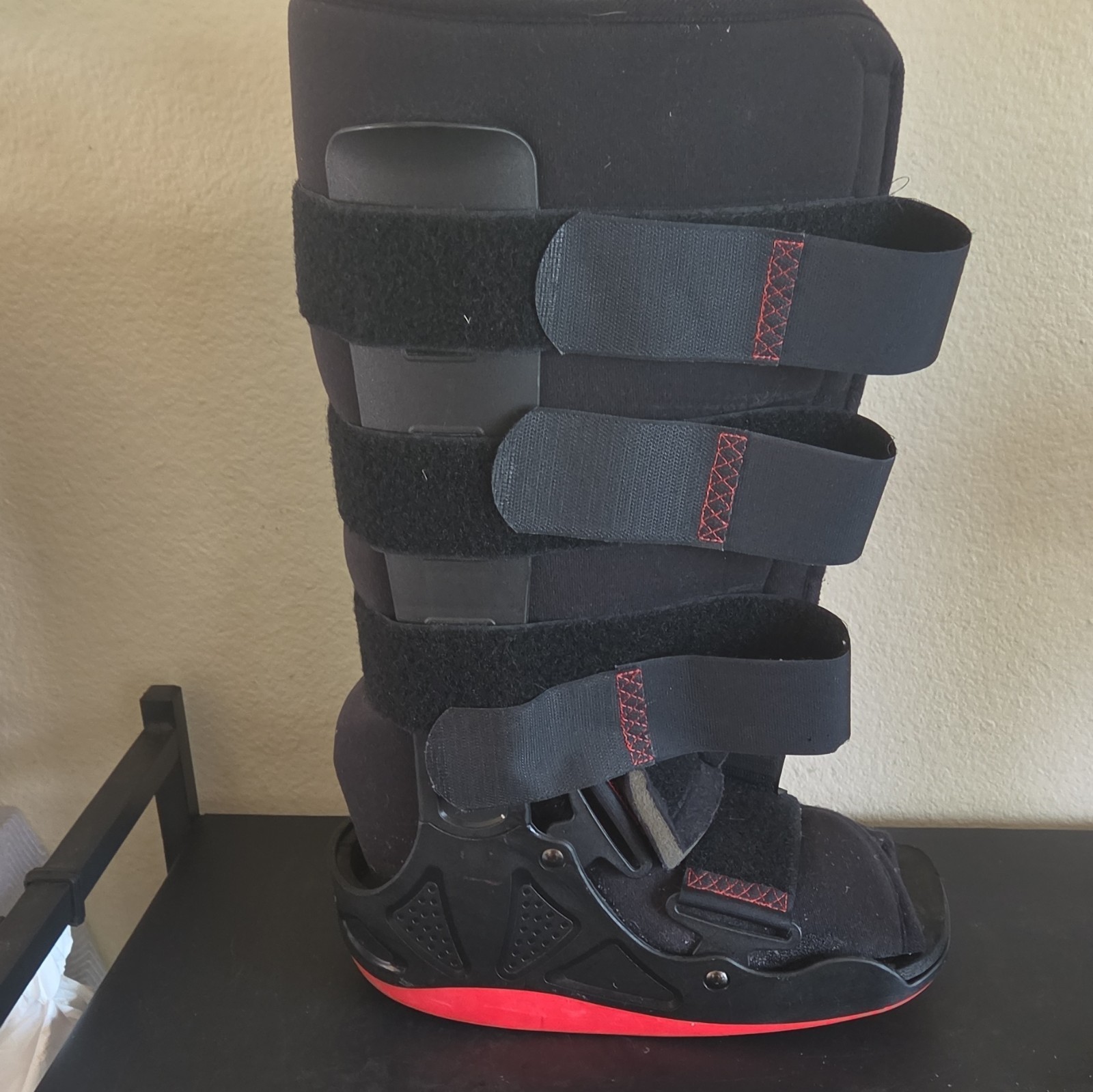 XcelTrax Adjustable Walking Boot Immobilizer, Black/Red, Size M, CE