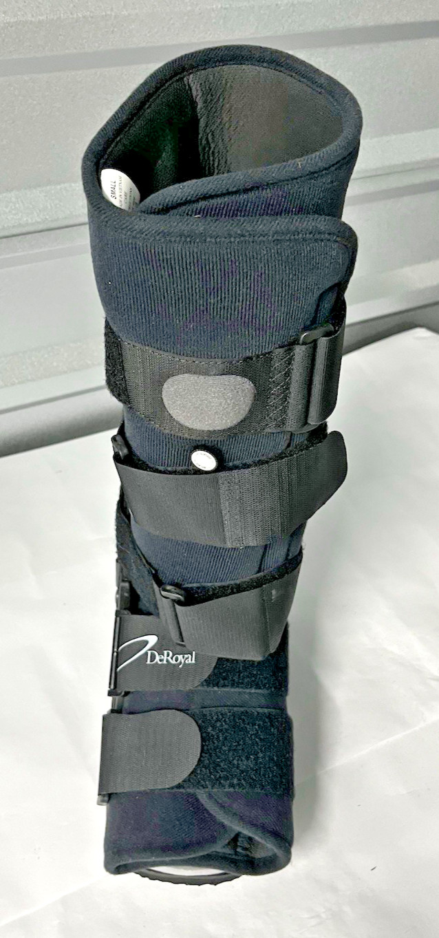 DeRoyal Pacesetter II Tall Walking Boot Small Adjustable Right or Left Foot