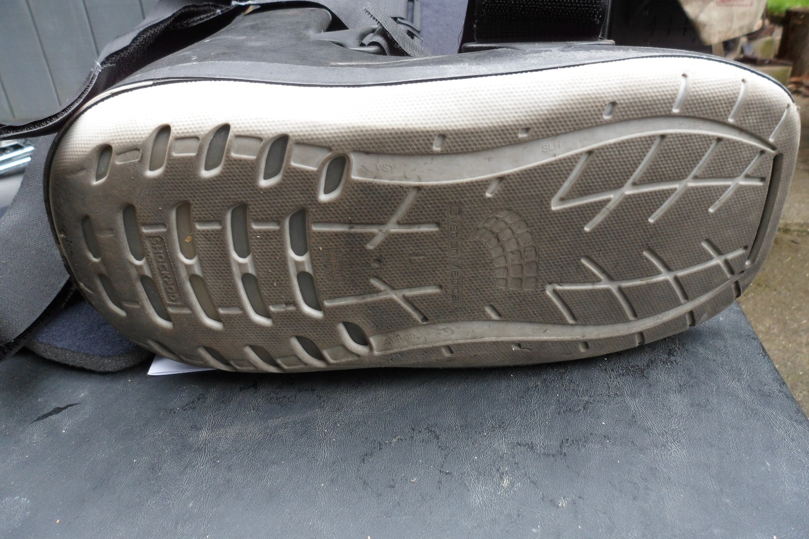 Ovation Medical Standard Walker Fracture Boot LARGE Grey Sole