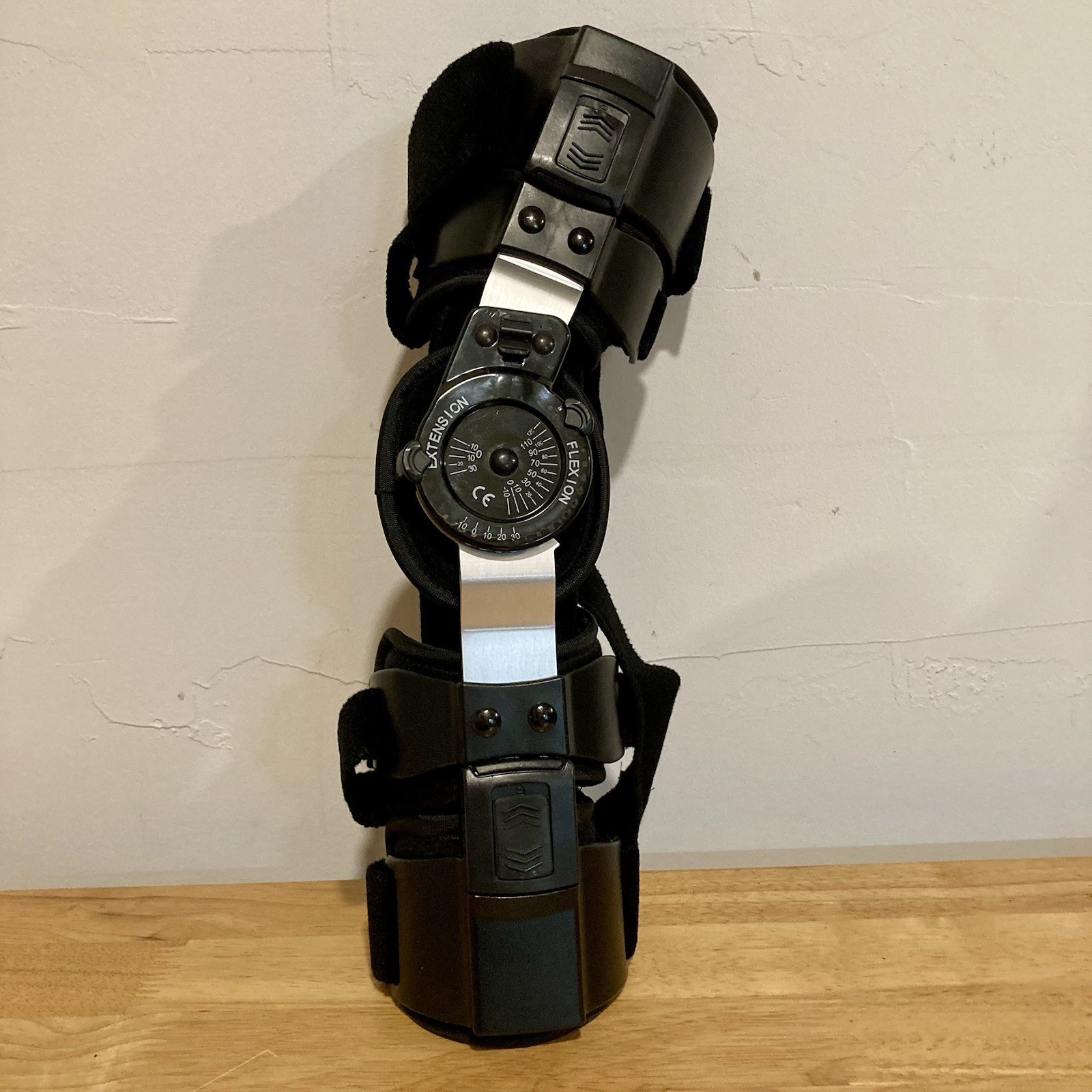 Comfortland Premium Elbow Brace Right Adjustable Universal CK-700-R