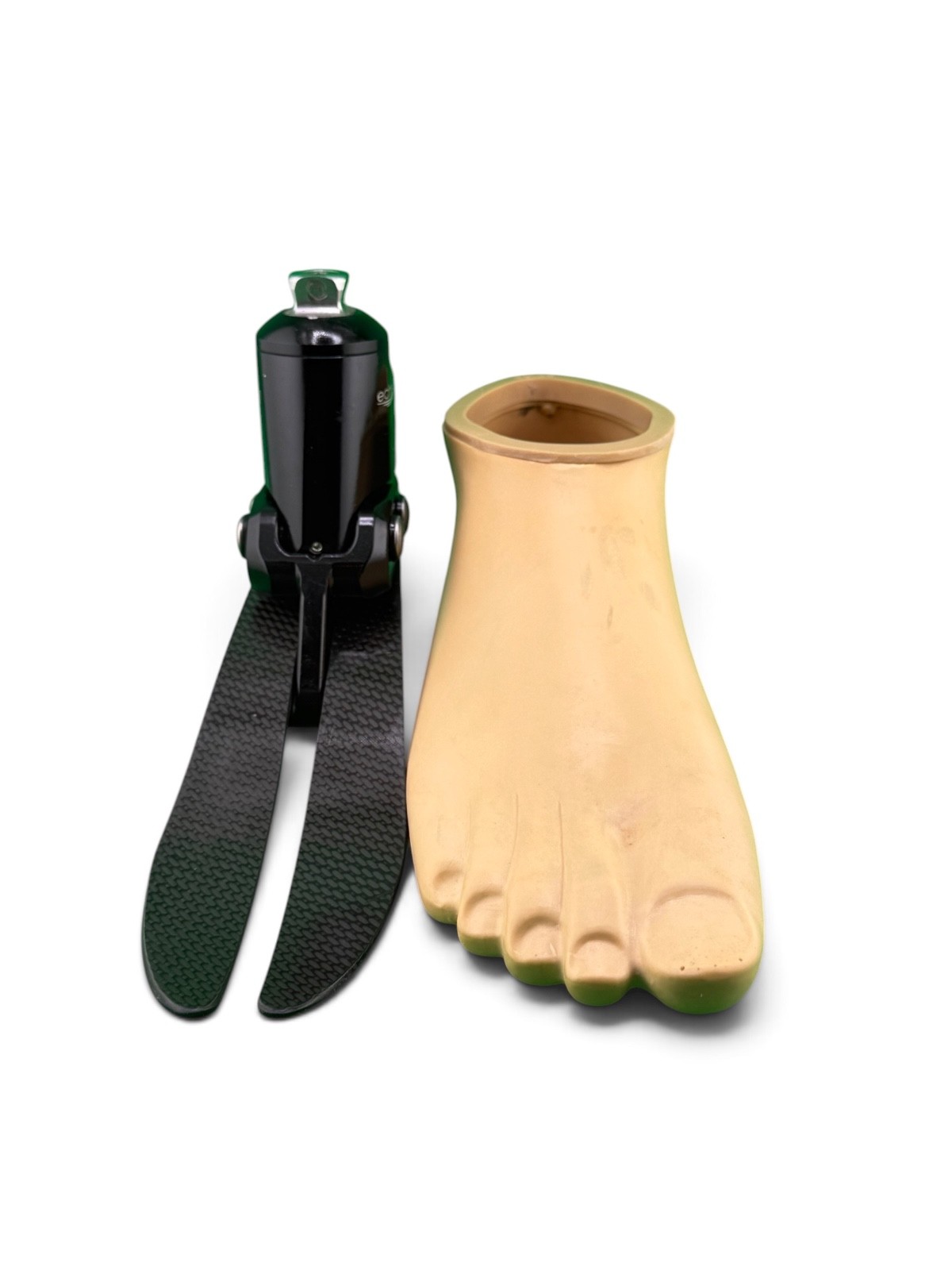 Blatchford echelon hydraulic ankle prosthetic foot. Size 27. Category 2. Right