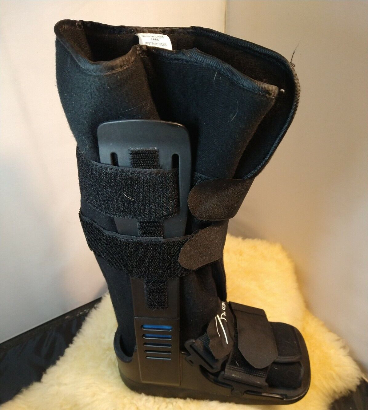 DEROYAL MEDICAL WALKING AIR CAST BOOT LEG ANKLE BRACE w/AIR PUMP SIZE SMALL