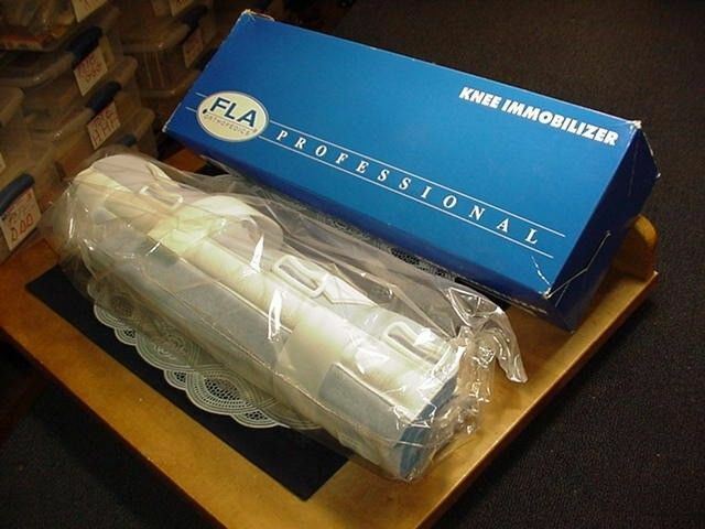 FLA 38-144000, Florida Orthopedics Microban Tri Panel Knee Immobilizer 20 Inch