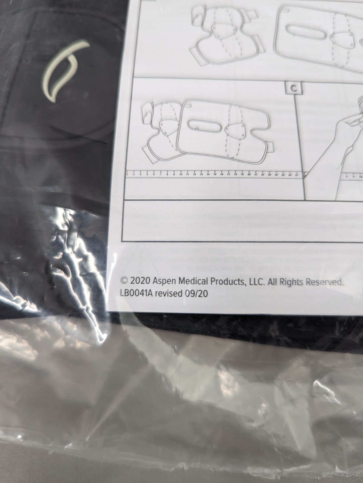 Aspen Knee Brace Hinged Adult Universal Size Black New Sealed in Package