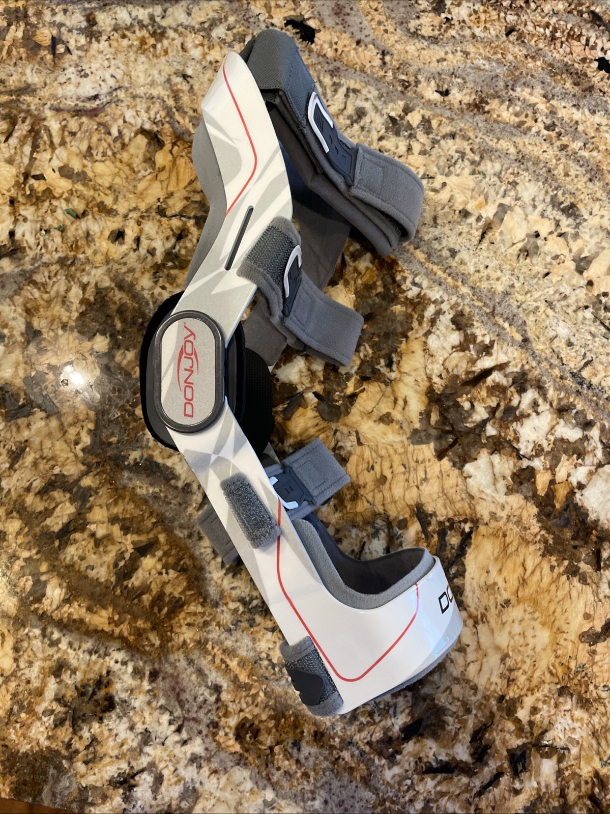 New Unworn DonJoy Renegade Knee Brace Right MD Medium