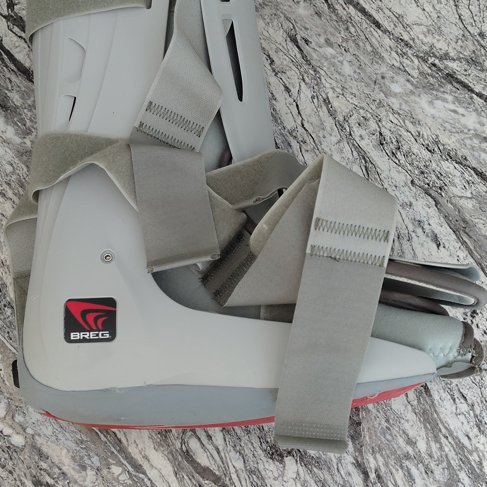 Breg Adjustable Orthopedic Walking Boot Brace Size L Gray/Red Foot & Ankle