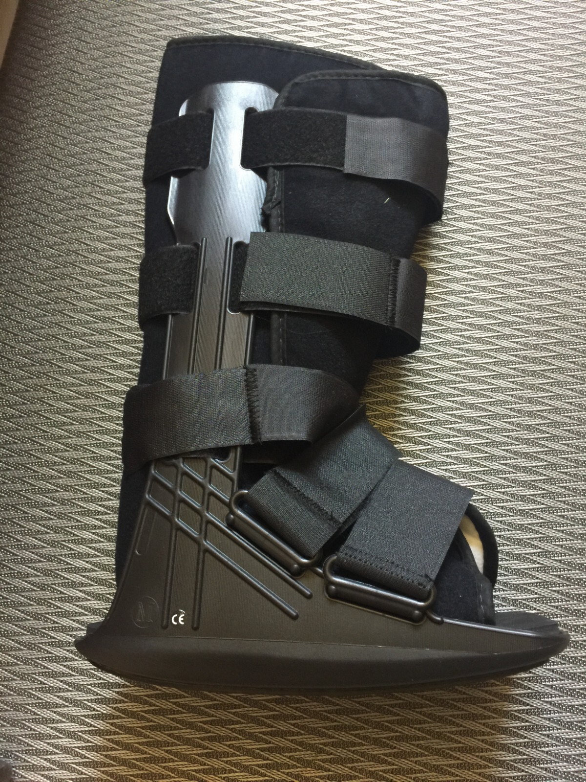 DJ Orthopedics Medical Surgical Post-Op Surgery Boots Adult Unisex Medium