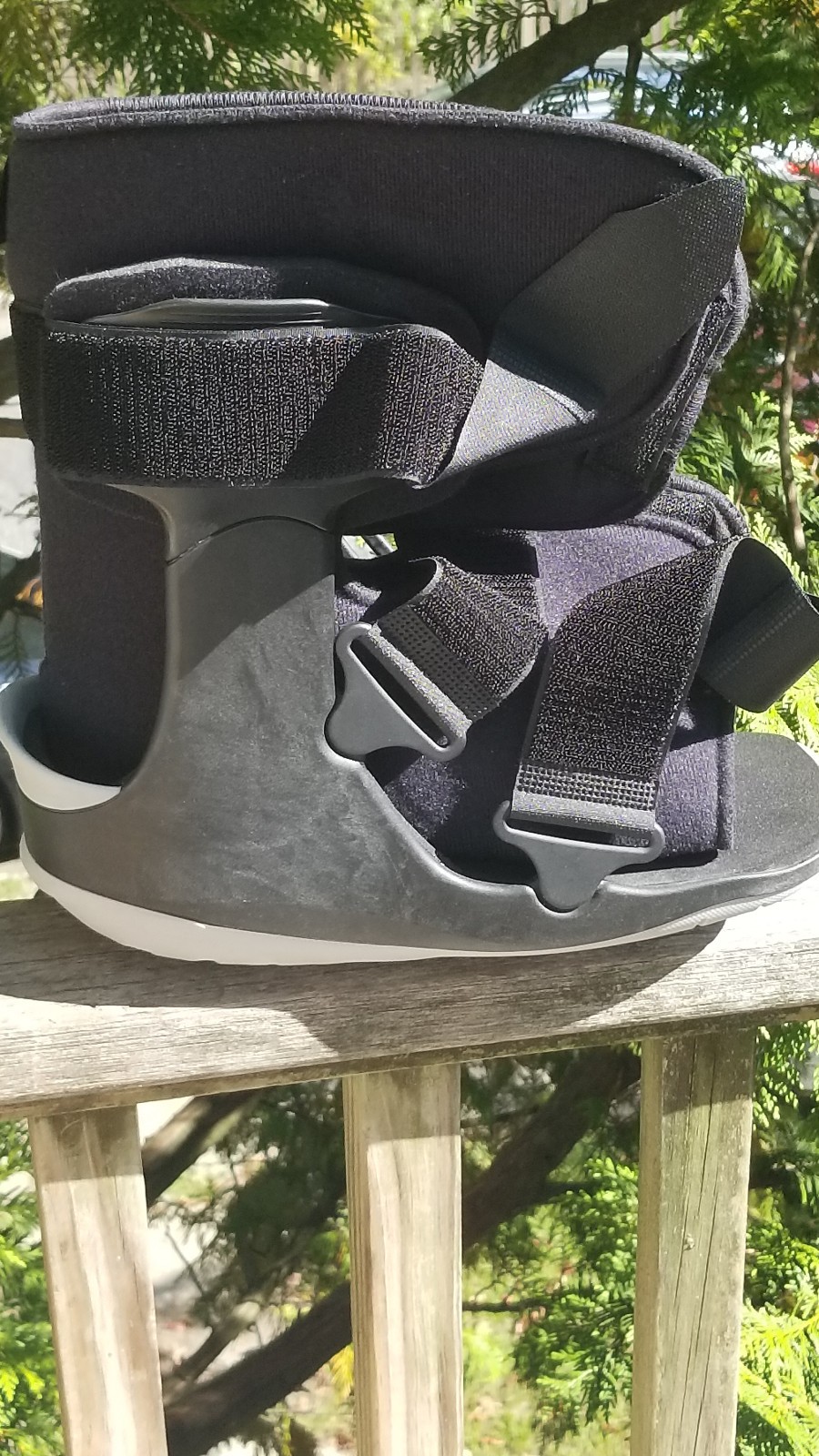 ORTHOPEDIC FOOT ANKLE BRACE SHORT PNEUMATIC WALKER 10105 SIZE MED.
