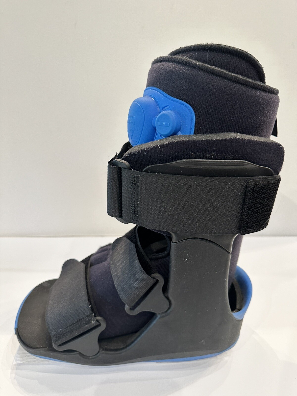 Ovation Medical Gen 2 Short Air Pump Pneumatic Walker Boot Size S Excellent