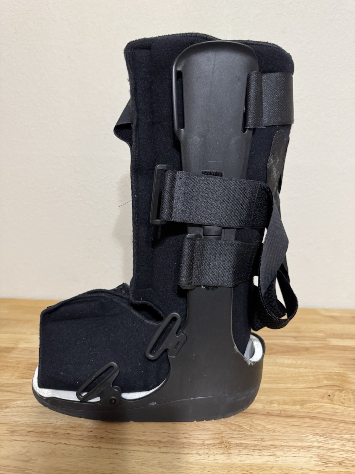 Royce Medical Products Formfit 8″ Thumb Spica Medium Left