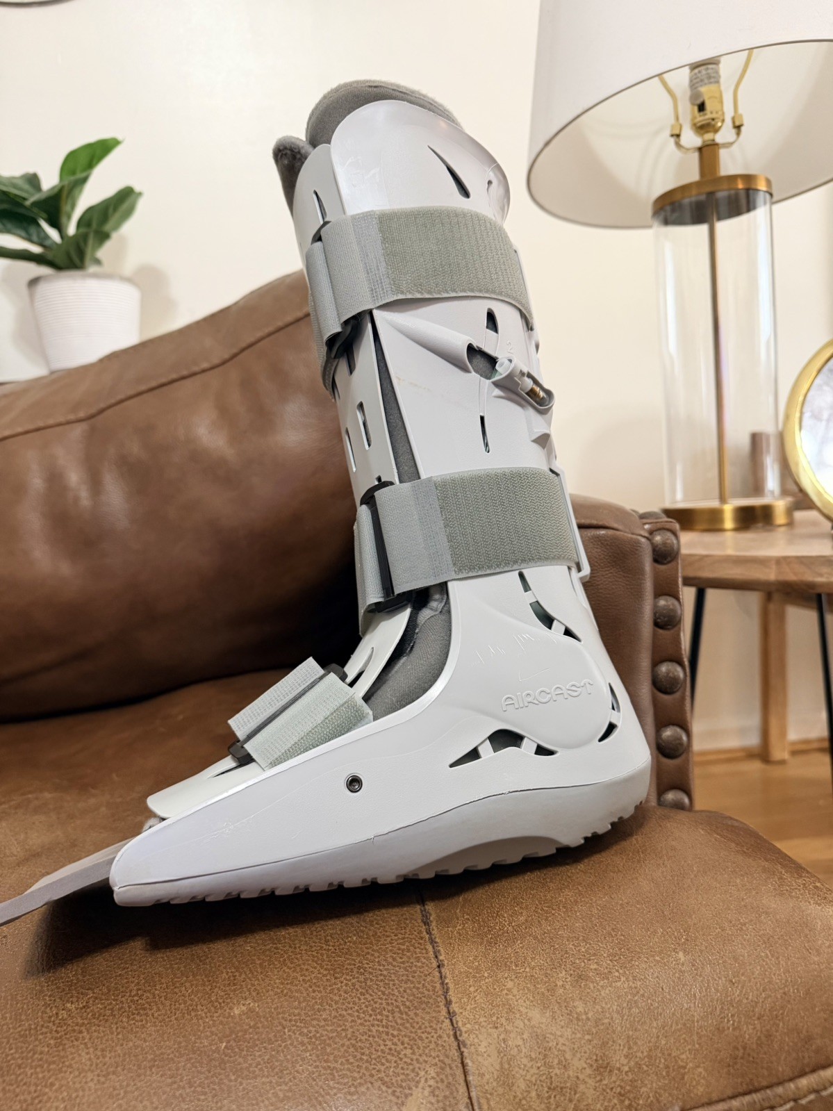 Aircast FP Walker Walking Brace/Walking Boot Foam Pneumatic Size Small 01F-S