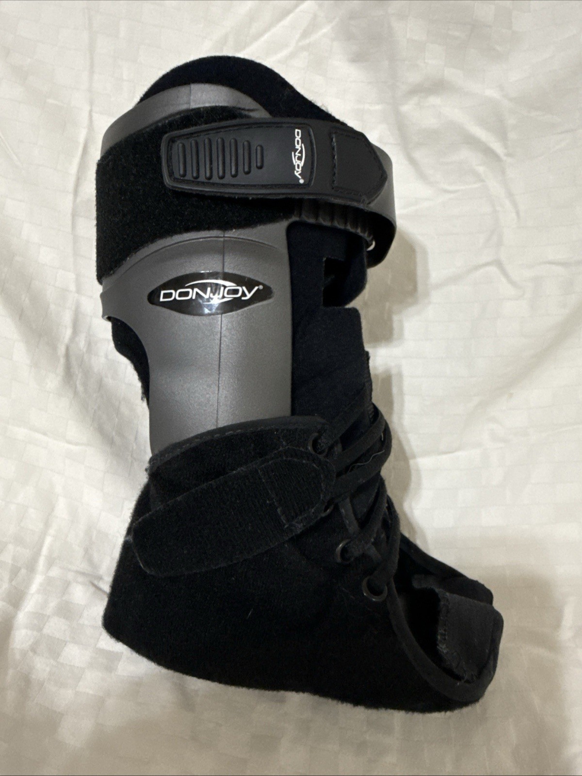 DonJoy Velocity MS Ankle Brace Size S/L Standard Right Foot Black