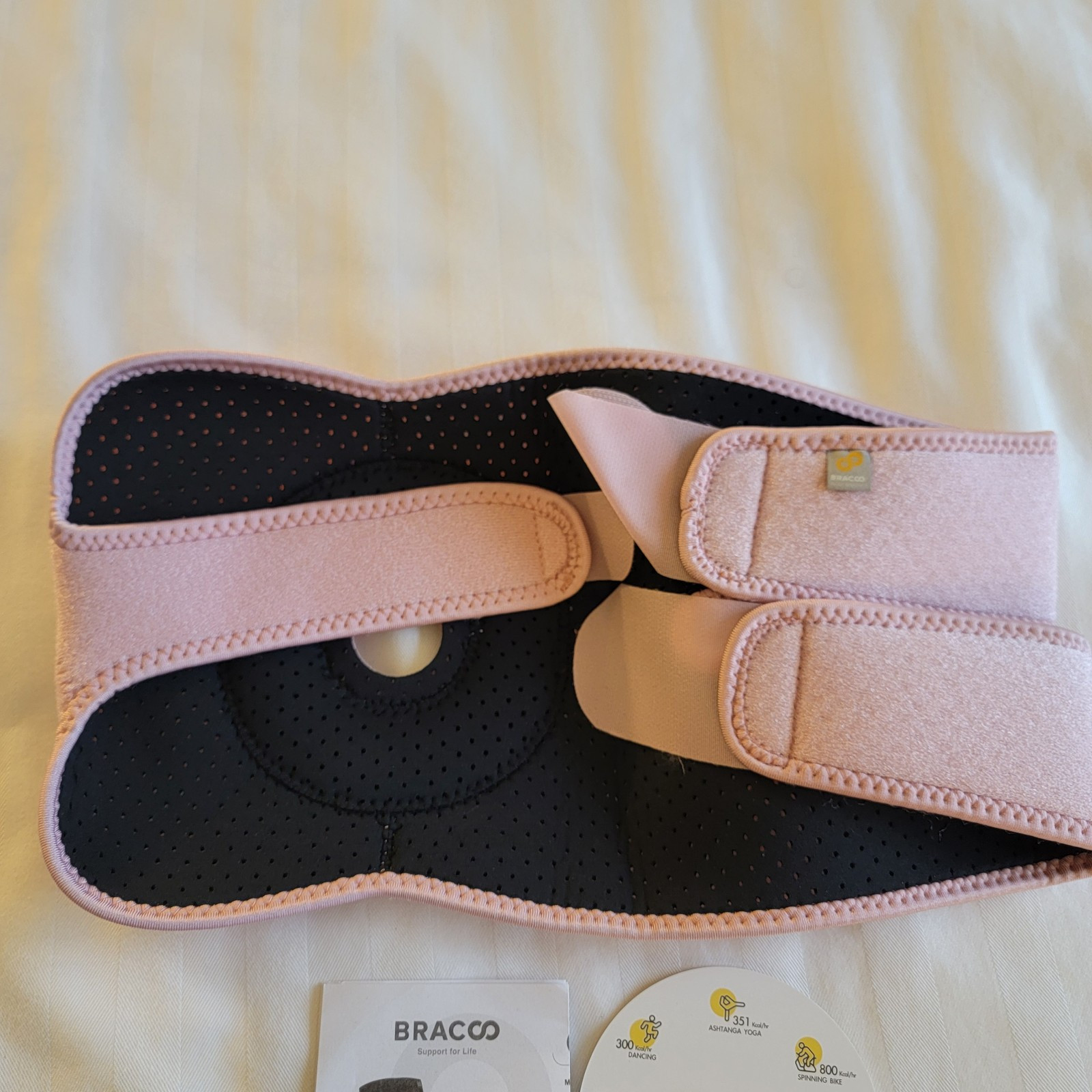BracCo Knee Fukcrum Wrap, New, Model KS10, Pink