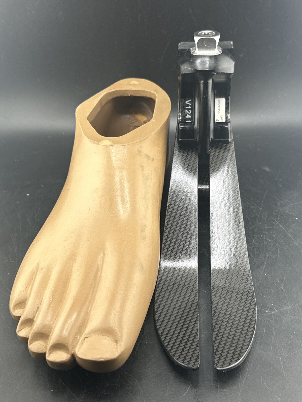 Blatchford Elite 2 Prosthetic Foot. Size 28. Category 4. Right Foot. Great Cond