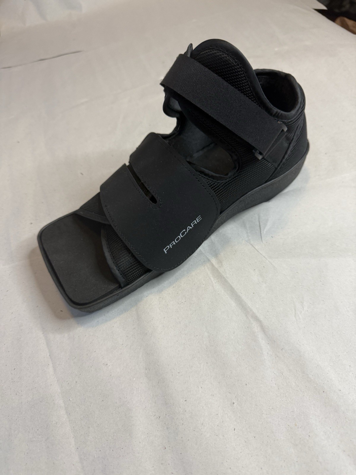 ProCare Squared Toe Post-Op Shoe Size: MEDIUM ( Wear on the left or right )