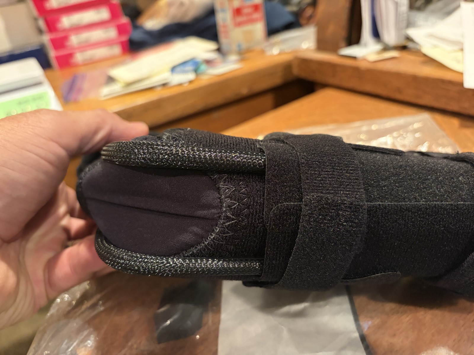 Hely & Weber 5612-L Tiny Cast Away Large