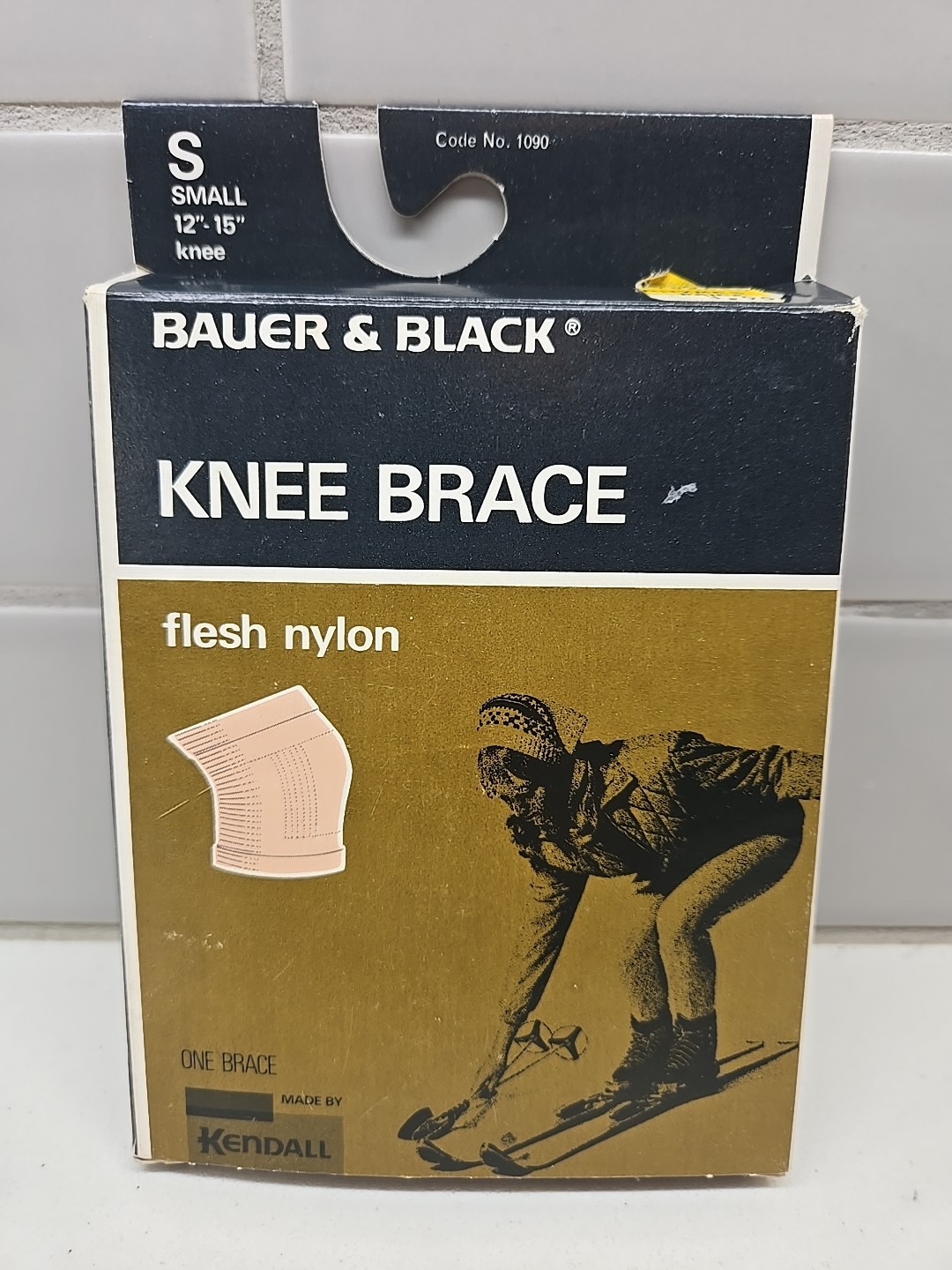 NOS Vintage Bauer & Black NYLON KNEE BRACE Size: MED Color: FLESH