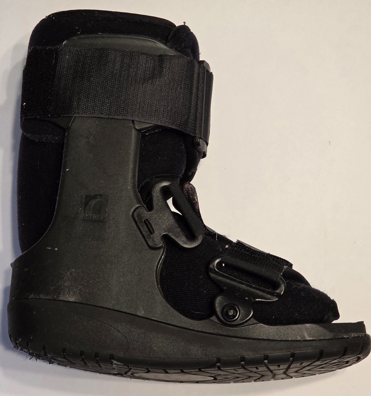 Ossur Ortho Form Fit Short Ped Walker Fracture Boot, Left or Right, Black, Small