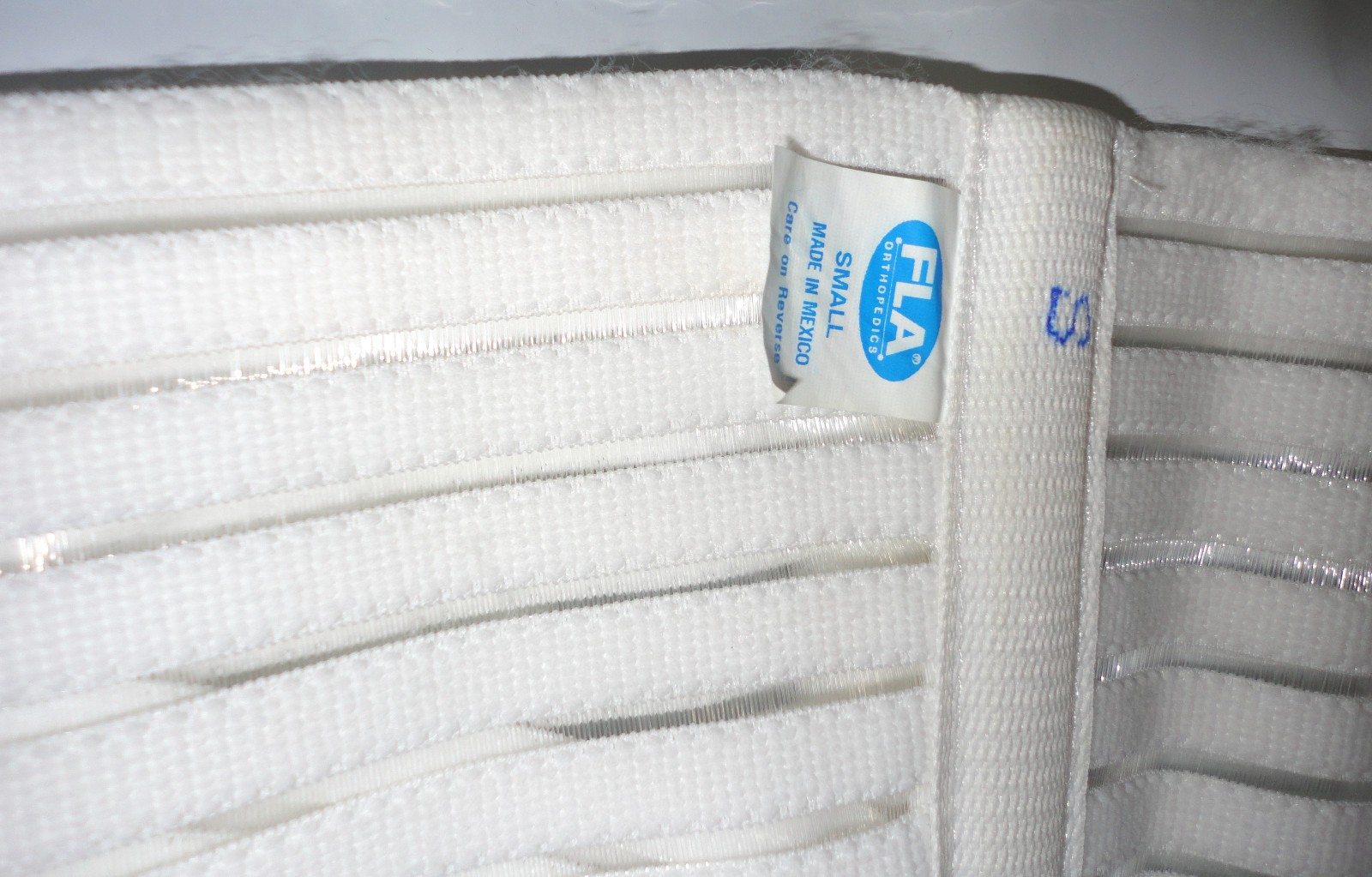 FLA ORTHOPEDICS Latex-Free 7″ LUMBAR SACRAL SUPPORT White~Size S/Small(28-32″)