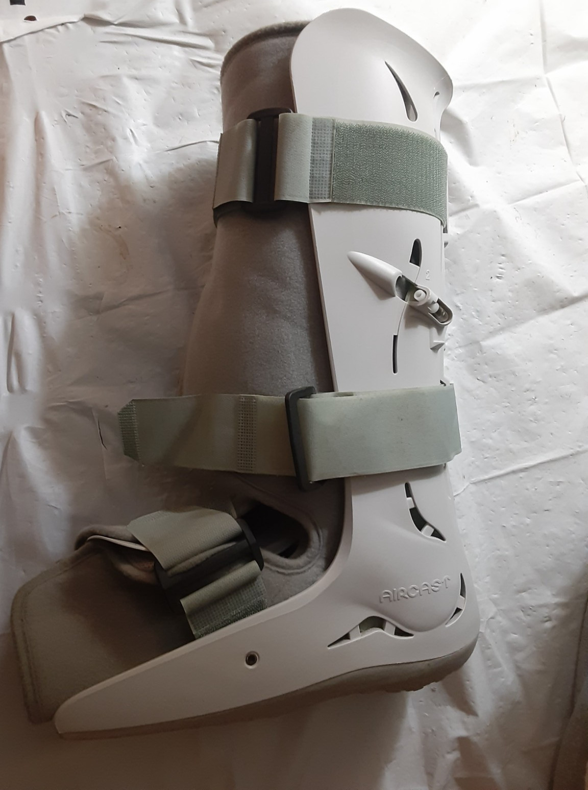 Aircast FP Walker Large 01F-L Inflatable Deflatable Medical Walking Boot Gray