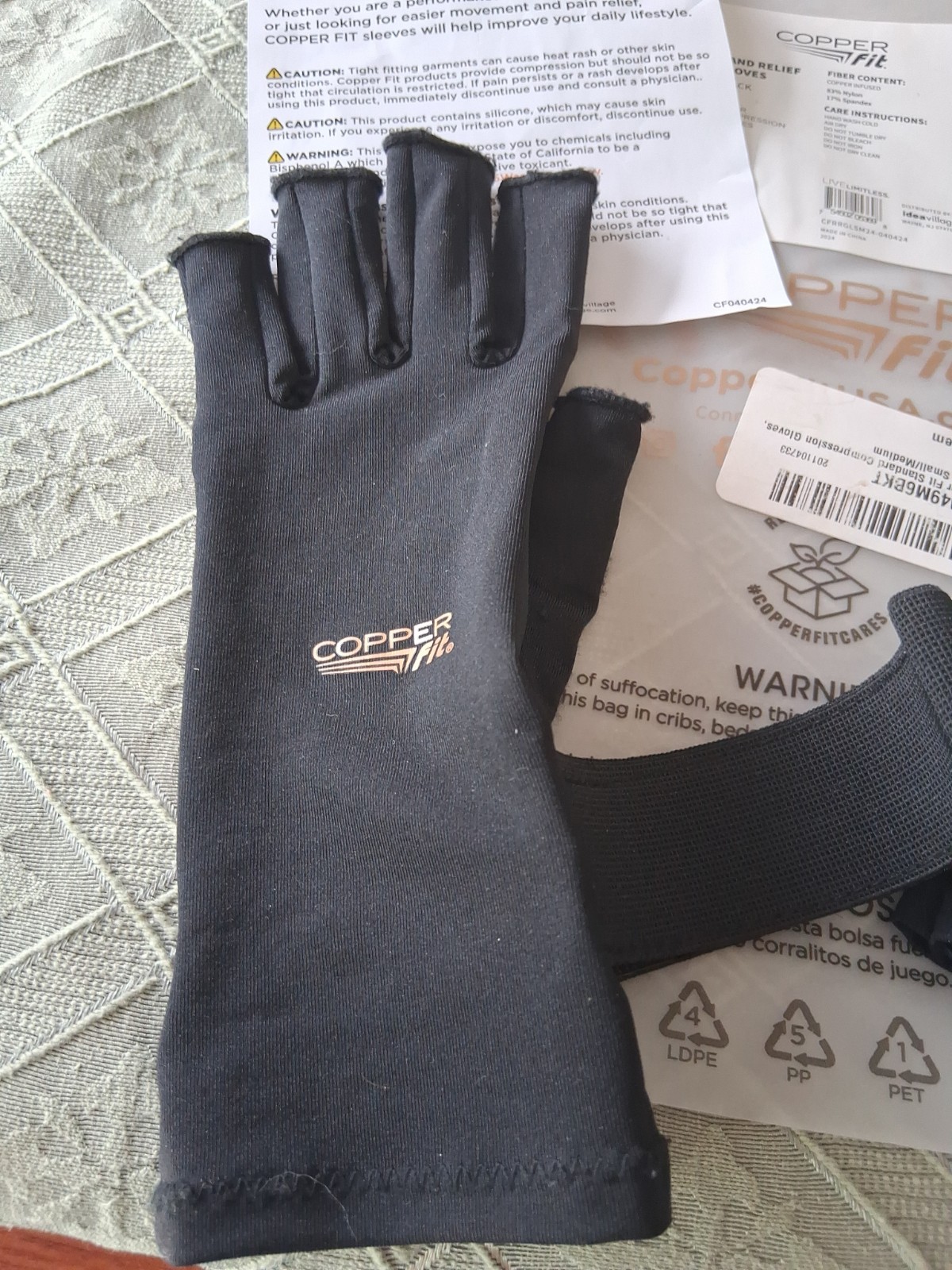 Copper Fit Standard Compression Gloves-Size S/M-Black-Copper Infused-Pain Relief