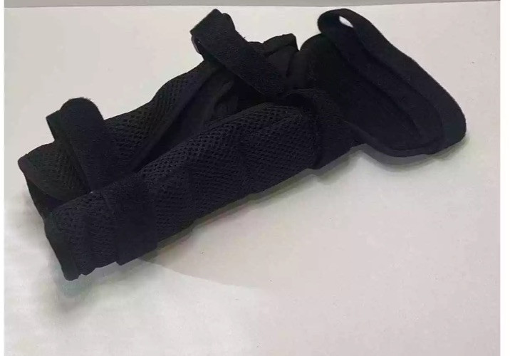 Neenca Adjustable Palm and Wrist Brace, Neoprene, Black – New In Pk Item #042741