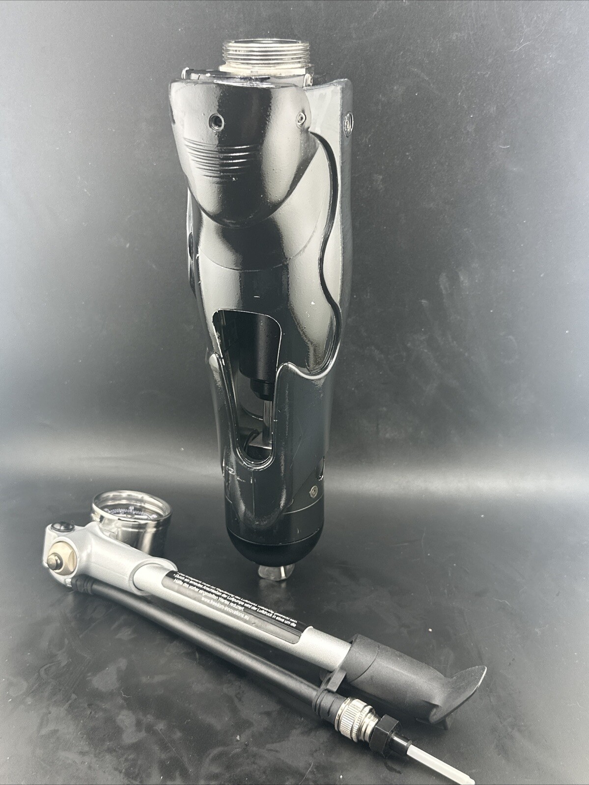 freedom plie 3 microprocessor prosthetic knee. great condition. Threaded Top