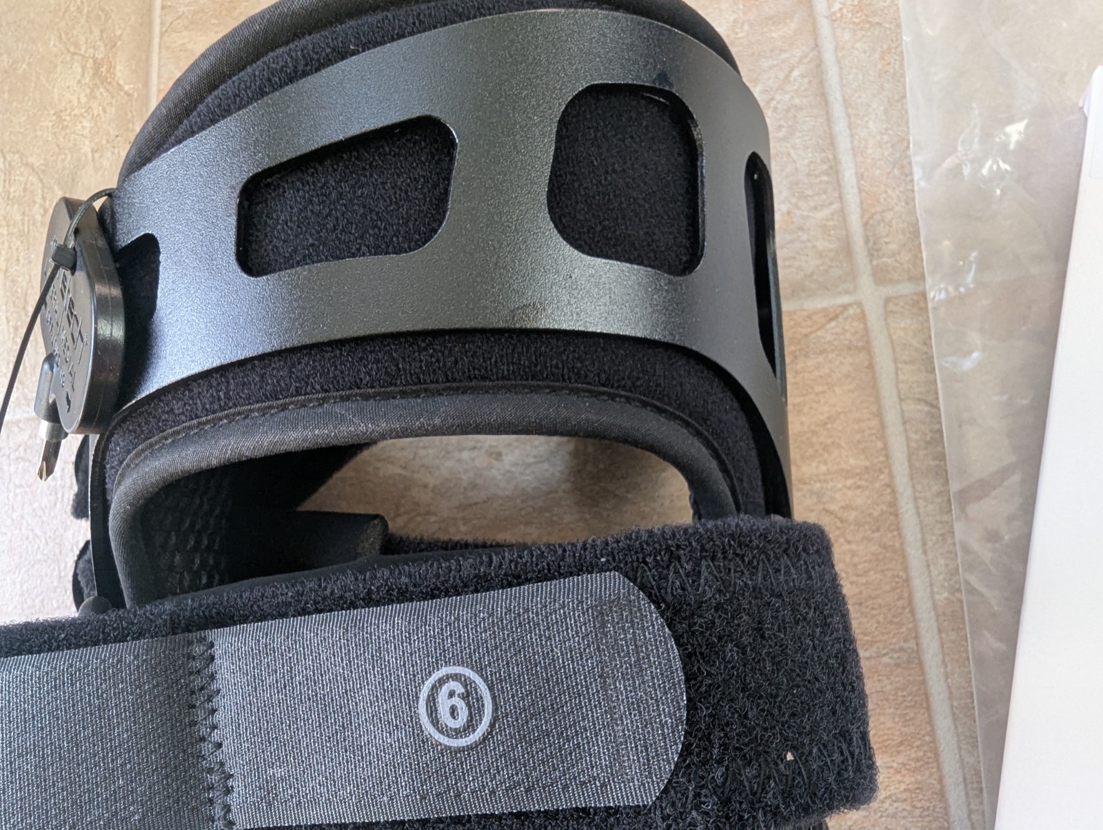 New Coretech LEFT Knee Brace 845 OA Size Small (SUP2079BLKRS) HCPCS L1845 L1852
